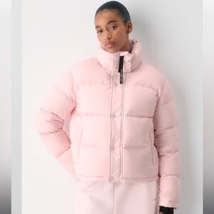 Like New! Aritzia Super Puff Shorty - chalk pink